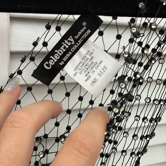 Crystal cover up - Picture 11 of 17